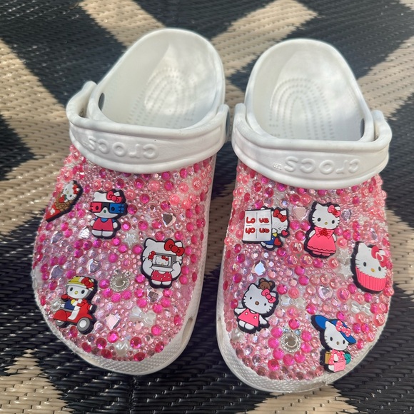 Hello Kitty Custom Crocs 💗💓💕 - Picture 3 of 5